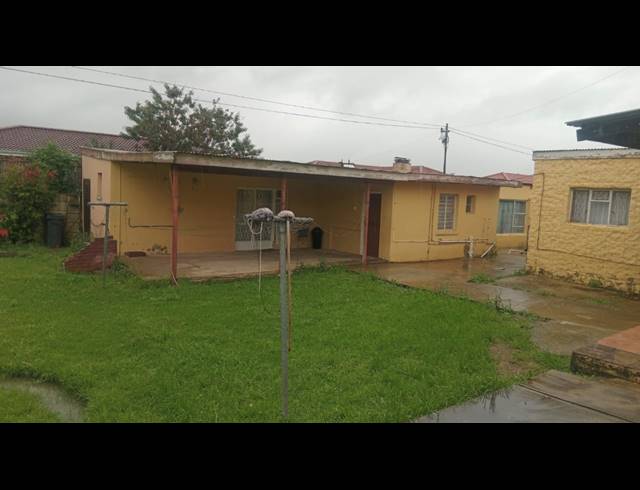 8 BEDROOM HOUSE FOR SALE IN VANES ESTATE
